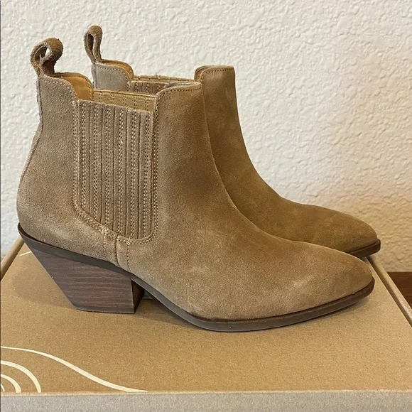 Patina / Portland Leather Dakota Western Boot - Taupe- Size 7.5 - Picture 2 of 11